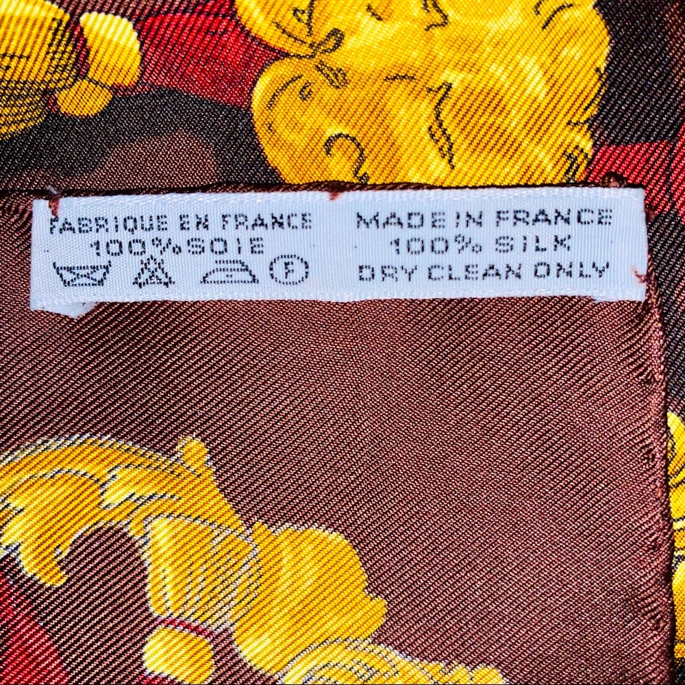 SOLD Hermès | Ferronnerie Silk Scarf - Picture 6 of 9